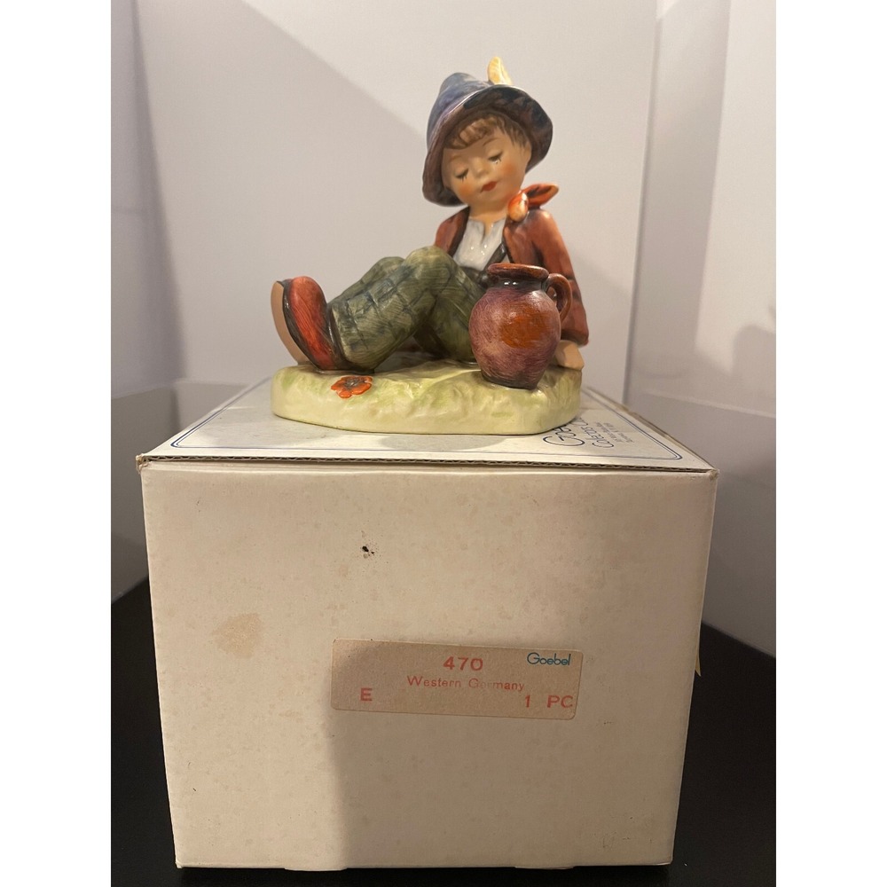 M.I. Hummel "Coffee Break Boy" #409 Collectors Club Special Edition #8